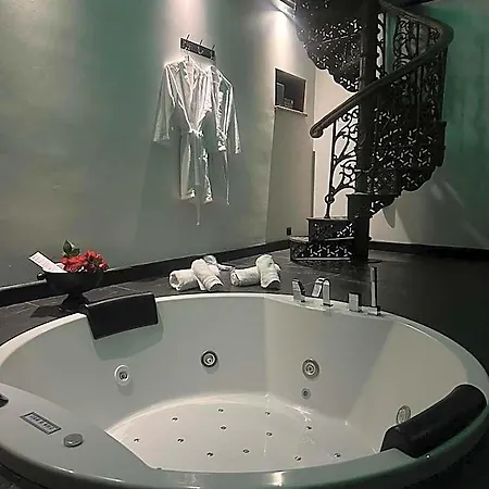 Hotel Wellness A - Avec Jacuzzi Pour 2 Personnes Sprimont
