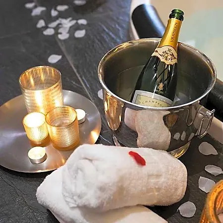 Hotel Wellness A - Avec Jacuzzi Pour 2 Personnes *